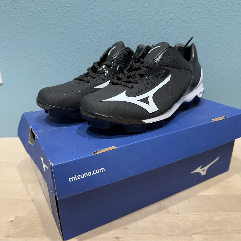 Mizuno Ladies Softball Cleat US Size: 8 Wave Finch Select Nine Black/White Cleat